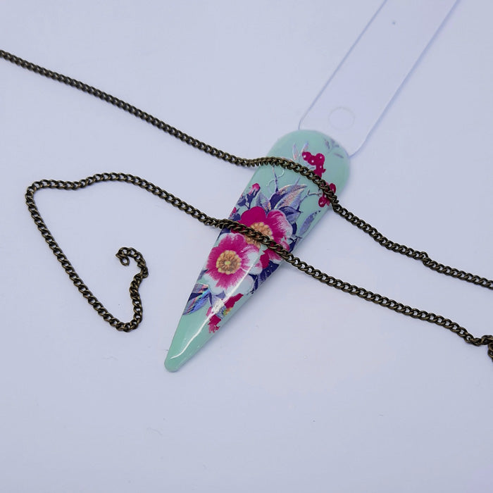 Antique Gold Nail Art Chain.
Supplied in 50cm lengths.