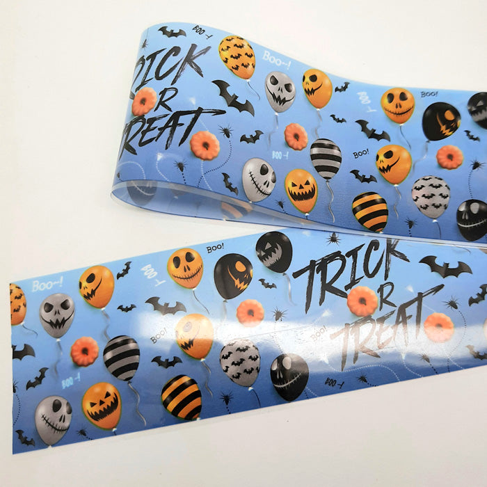 Spooky Halloween Nail Foil. I love this foil, covered in spooky balloons and bats on a blue backing.
Supplied in 4cm x 100cm lengths.