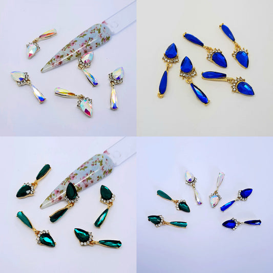 Crystal Nail Dangle Charms x 4, these nail charms are beautiful, and available in 3 different colours.