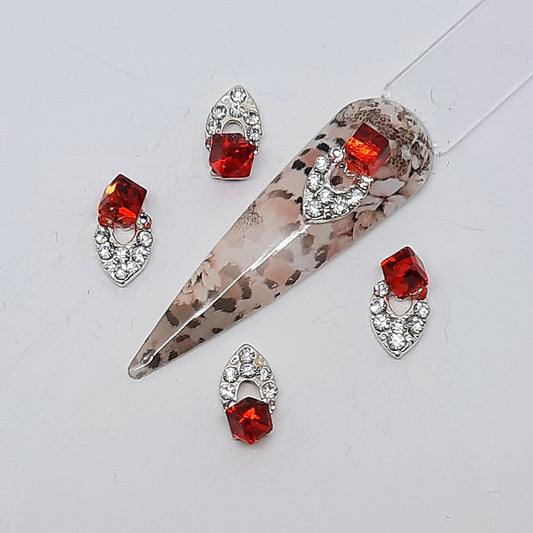 Strass + breloques pour ongles en forme de cube rouge x 4