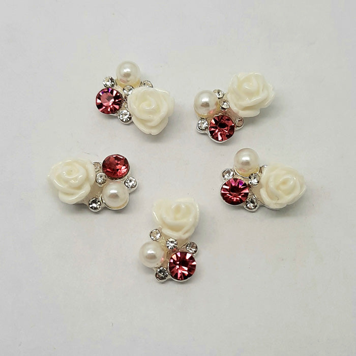 Lot de 2 breloques pour ongles en forme de rose blanche avec perles et pierres précieuses